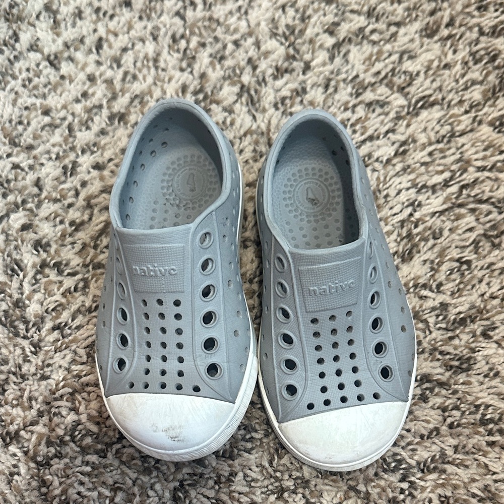 Native Kids Gray and White Water Shoes